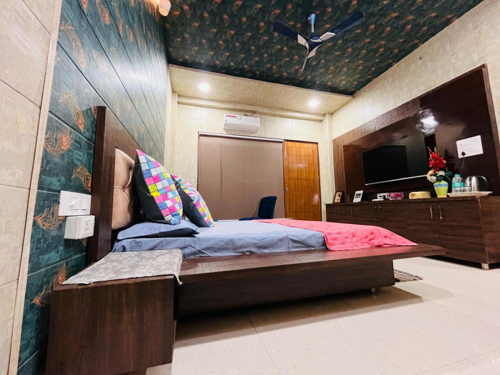 Shreshth Home Stay - Best Family Accommodation - 3Km From Har Ki Pauri, Haridwar, Uttarakhand 外观 照片