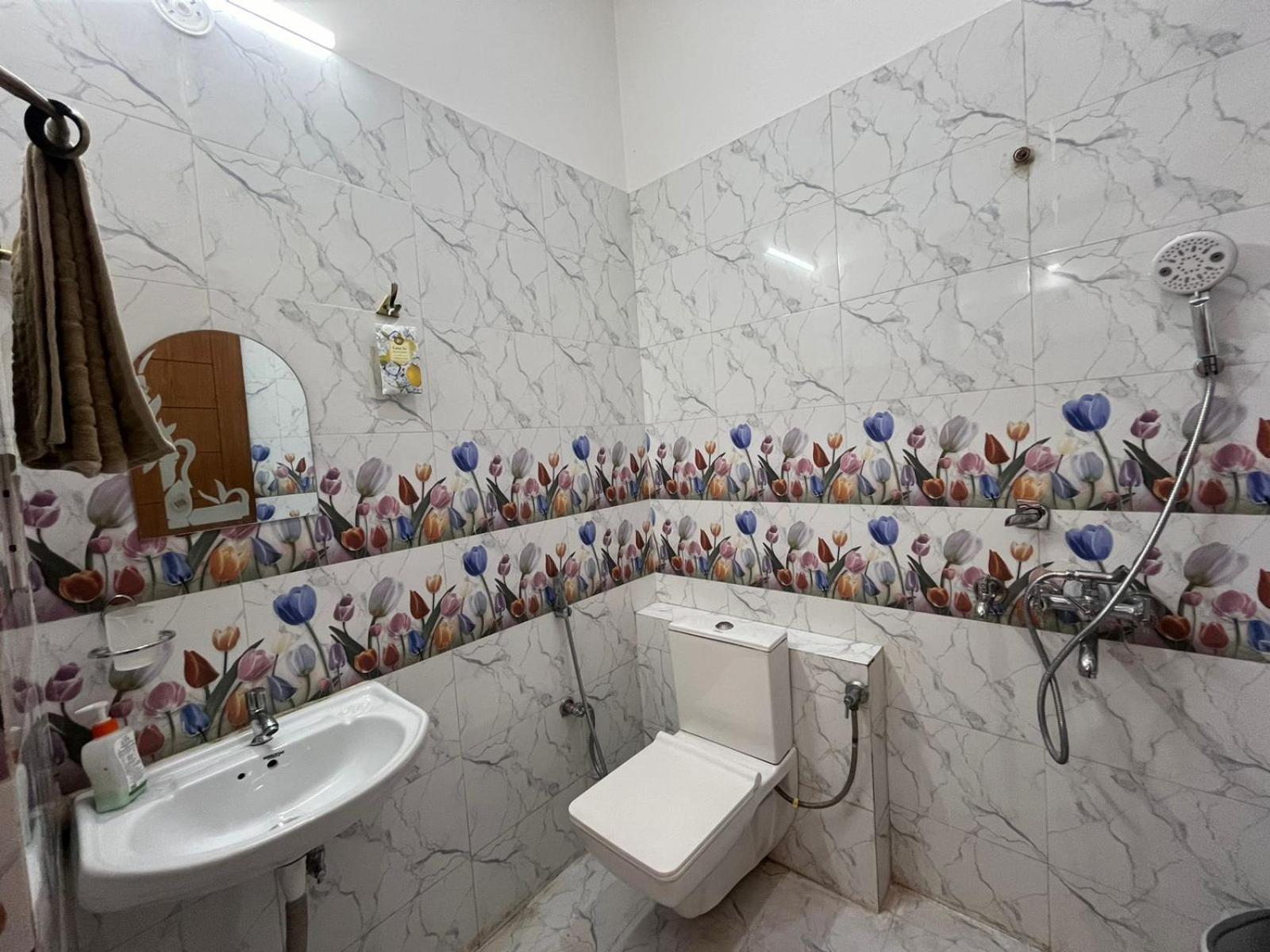 Shreshth Home Stay - Best Family Accommodation - 3Km From Har Ki Pauri, Haridwar, Uttarakhand 外观 照片